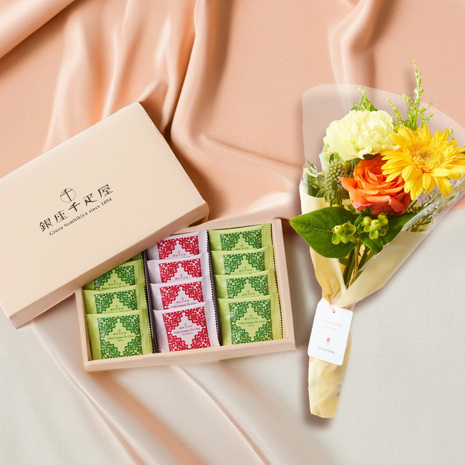 銀座千疋屋 銀座フルーツラングドシャ と 季節のお花ブーケ(8本)