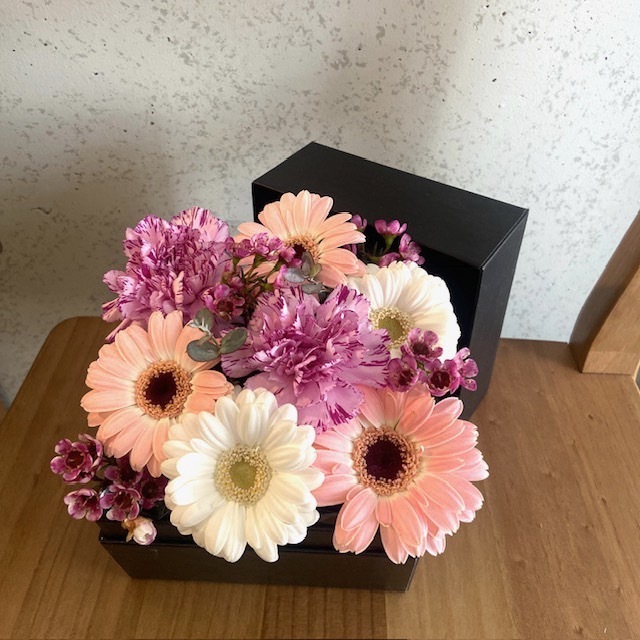 【母の日ギフト　BOXフラワーピンク】