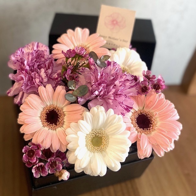 母の日ギフト　BOXフラワーピンク【母の日カード付き】