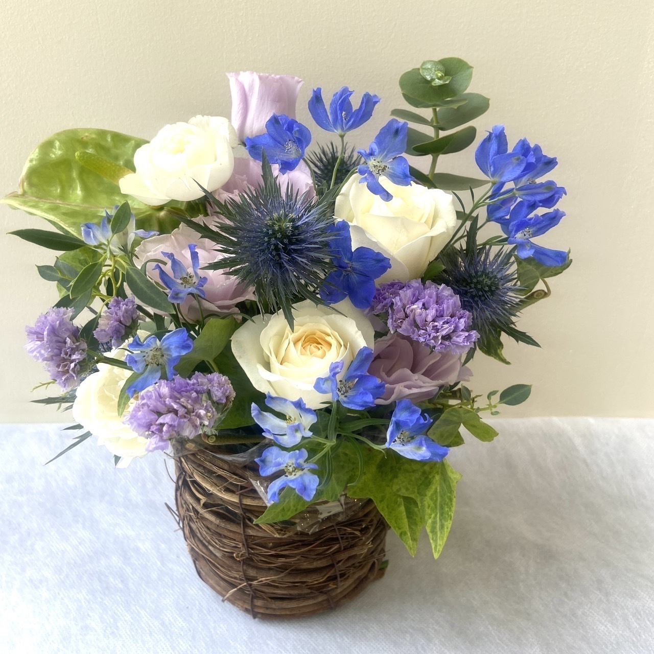 【花瓶不要】青紫系 季節のお花アレンジメント